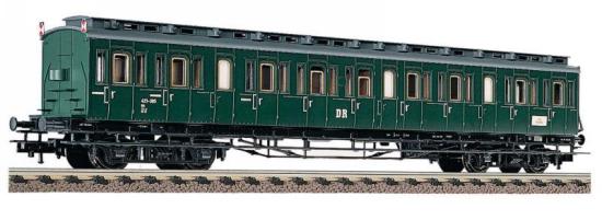 Passenger compartment car 2nd class  type B4 (C4pr04)  with tail end indicators<br /><a href='images/pictures/Fleischmann/5786.jpg' target='_blank'>Full size image</a>